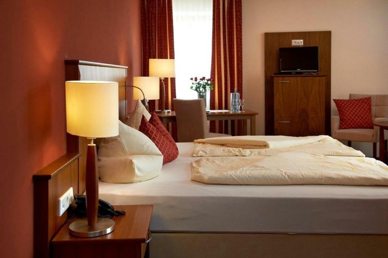 Hotelgasthof Zur Sonne バート・ゲーグギング エクステリア 写真