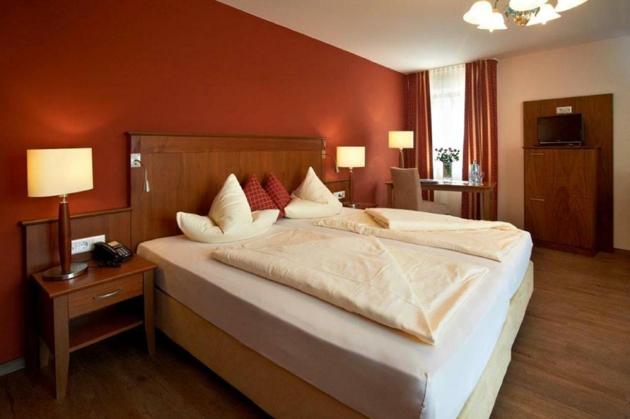 Hotelgasthof Zur Sonne バート・ゲーグギング エクステリア 写真